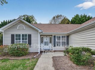 10 Manor Ridge Ct, Greensboro, NC 27407