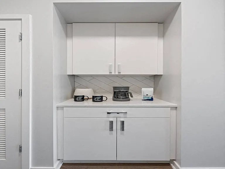 23rd Place Apartments - Market Rate Apartments — Photo 25