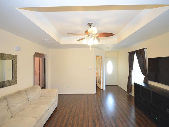 View of the entry & hallway from the Living Room.