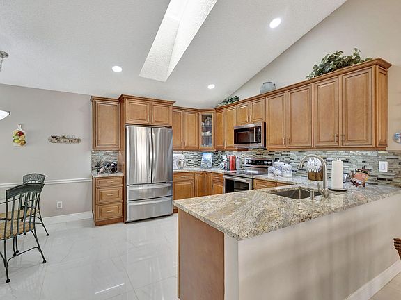 2nd image of 9238 Heathridge Drive