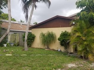 5807 S Rue Rd, West Palm Beach, FL 33415