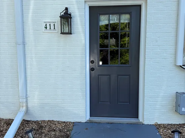 411 Dorrier Dr, Charlottesville, VA 22911