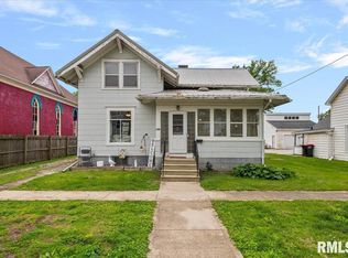 303 W 2nd St, Pana, IL 62510