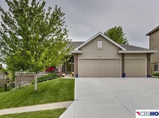 19517 Cottonwood Cir, Elkhorn, NE 68022