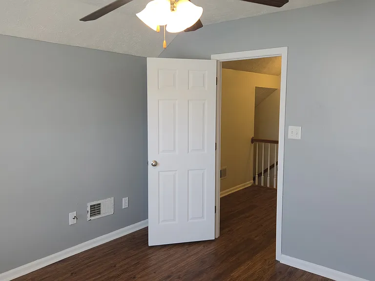 196 Sandspur Ct — Photo 37