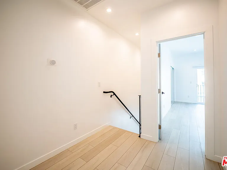 246 N Dillon St #1/2 — Photo 14