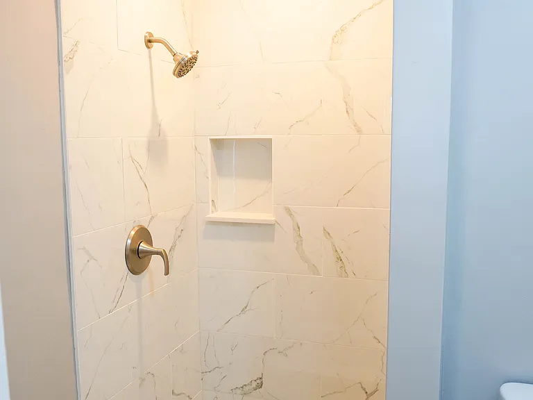 849 S Plymouth Blvd — Photo 11