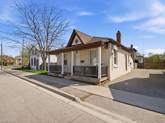 3rd image of 103 Queen St
