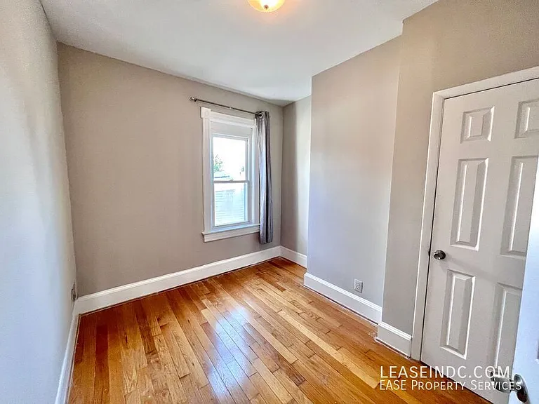 342 Elm St NW — Photo 24