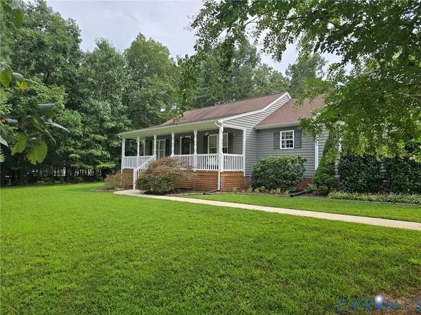 13691 Smacks Dr, Amelia Court House, VA 23002