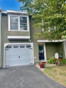 9 Stonehenge Square, Cohoes, NY, 12047