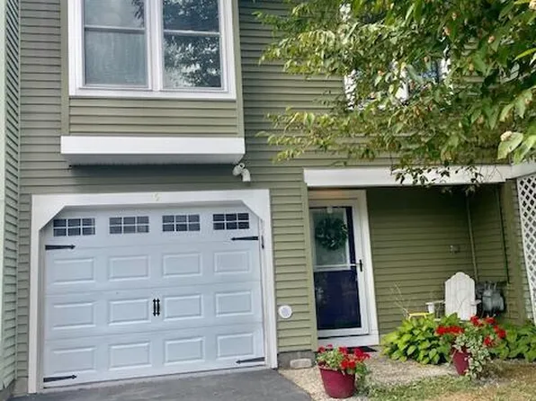 9 Stonehenge Square, Cohoes, NY 12047