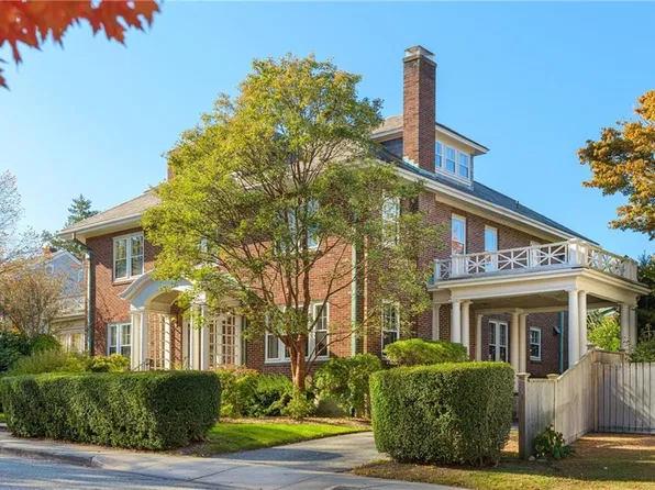 59 Rhode Island Ave, Newport, RI 02840