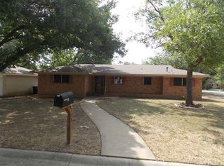 713 Euclid St, Cleburne, TX 76033