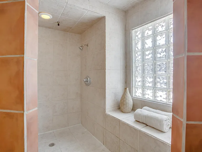 119 Utica Ave — Photo 15