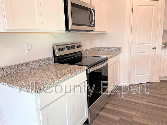 5th image of 226 San Marino Way
