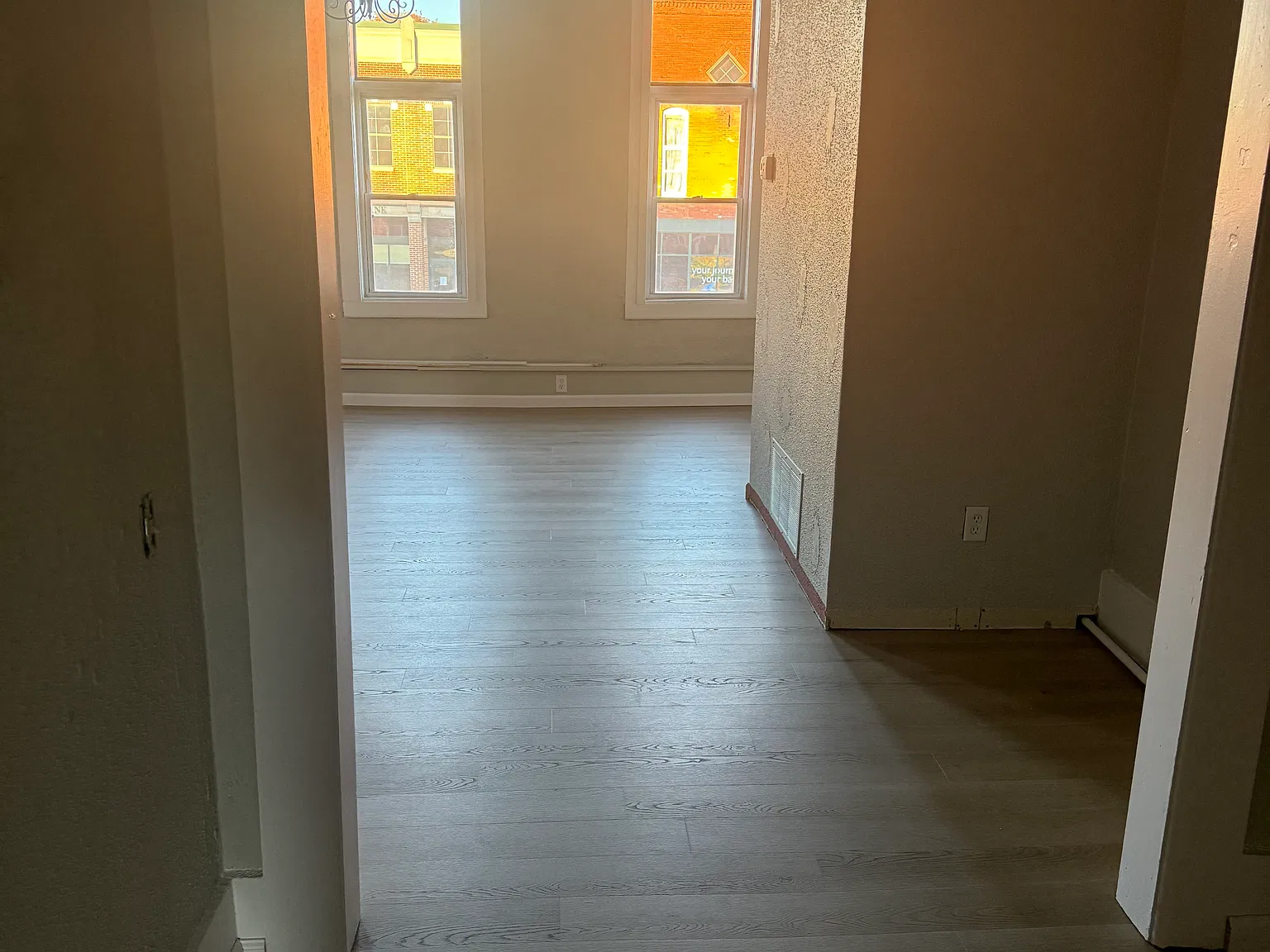 1 bed, 1050 sqft, $1,475 — Photo 4