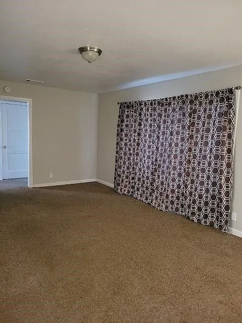 2 bed, 1.5 bath, 920 sqft, $1,575 — Photo 4