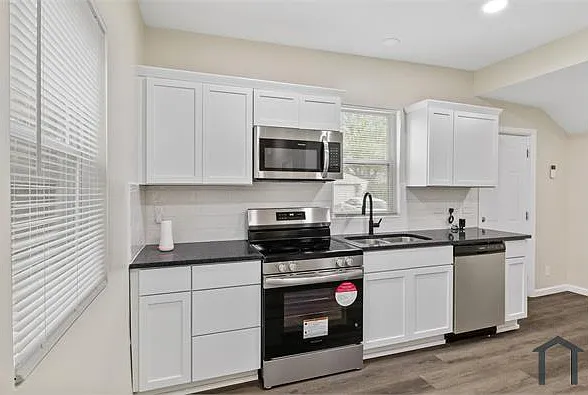 1531 N Olney St — Photo 11