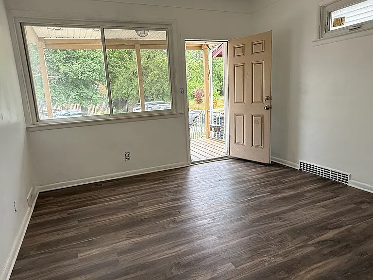 2595 Casper St — Photo 2