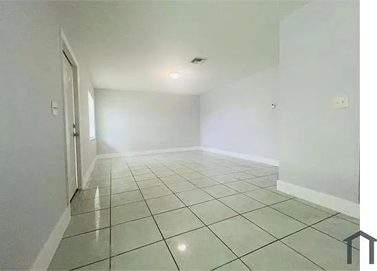 3071 NW 43rd St — Photo 5