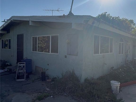 3rd image of 3843 Francis Ave