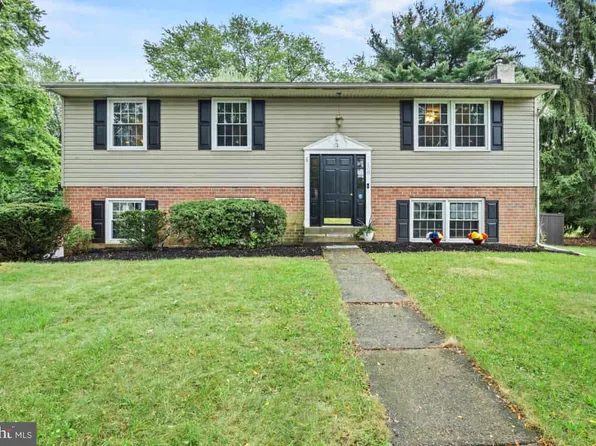 108 Hunter Ln, North Wales, PA 19454