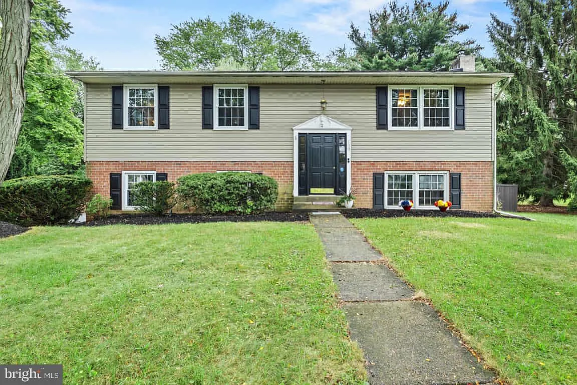 108 Hunter Ln photo 1