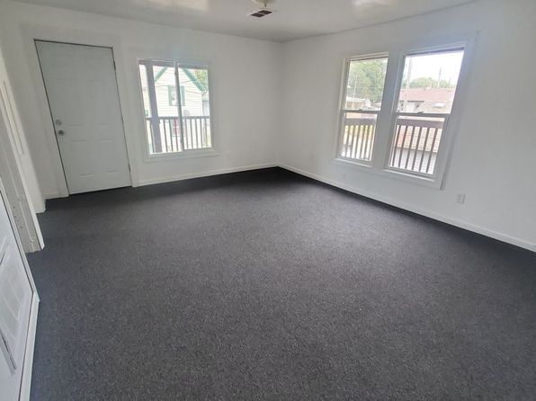 1027 Albert St APT 2