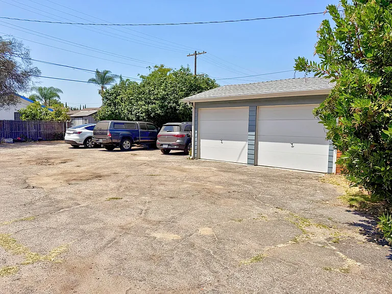 436 Riverdale Dr — Photo 17