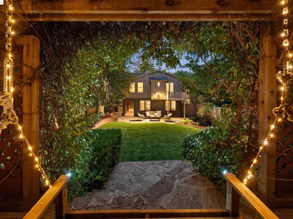 4063 Lyman Rd, Oakland, CA 94602