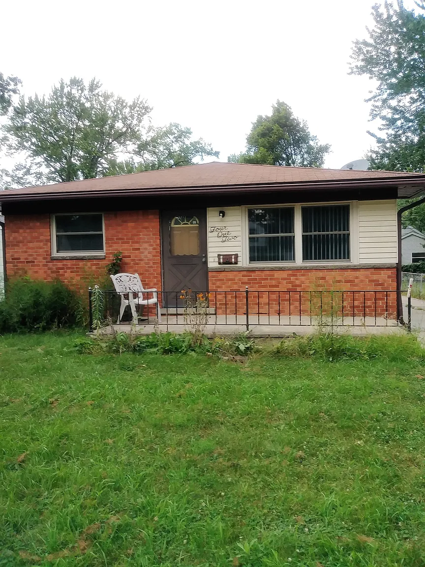 412 W Bernhard Ave photo 1