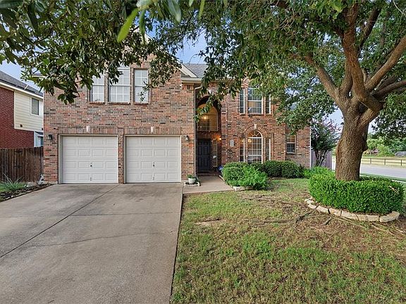 3rd image of 3809 Lake Country Dr