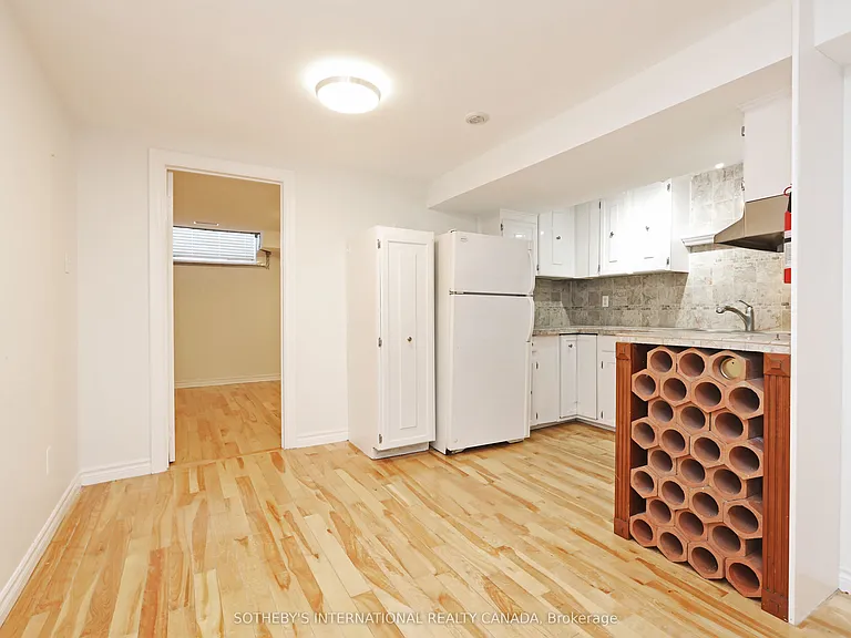 212 Glebemount Ave #LOWER — Photo 15