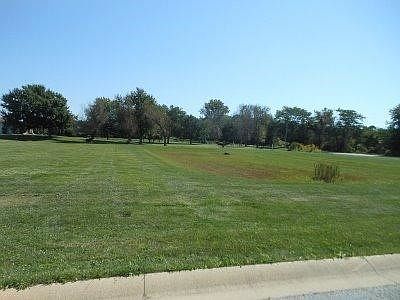 2nd image of 505 Hampton Manor Dr