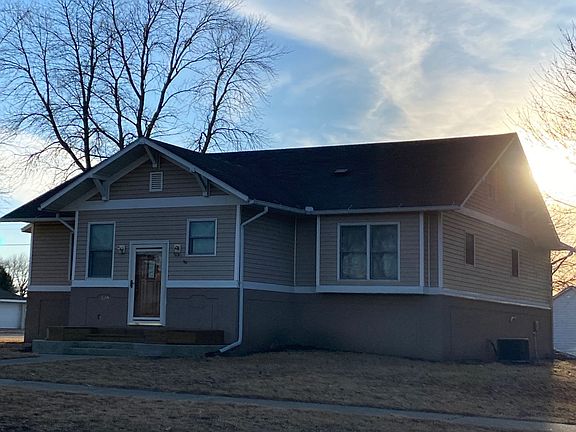 2nd image of 610 Pine St