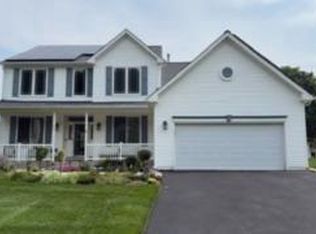 28 Pemberton Ln, East Windsor, NJ 08520