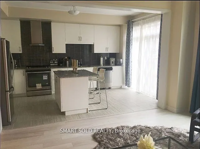 25 Avonmore Trl — Photo 5