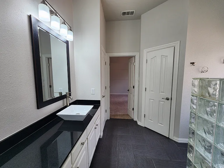 1808 Hidden Brook Trl — Photo 27