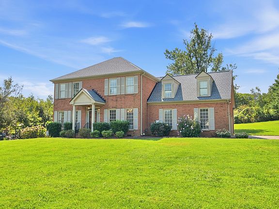 2nd image of 1409 Mayberry Ln