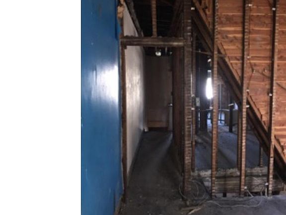 5th image of 1518 W Loudon St