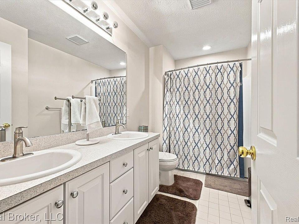 8184 Baypointe Dr, photo 27