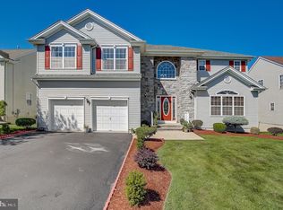 23 Cobblers Cir, Franklin Park, NJ 08823