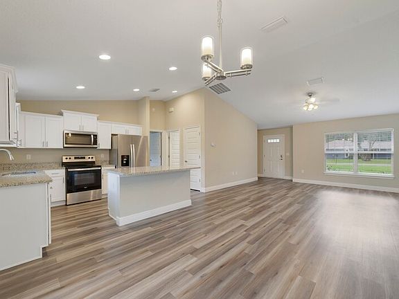 3rd image of 15 Oak Trl
