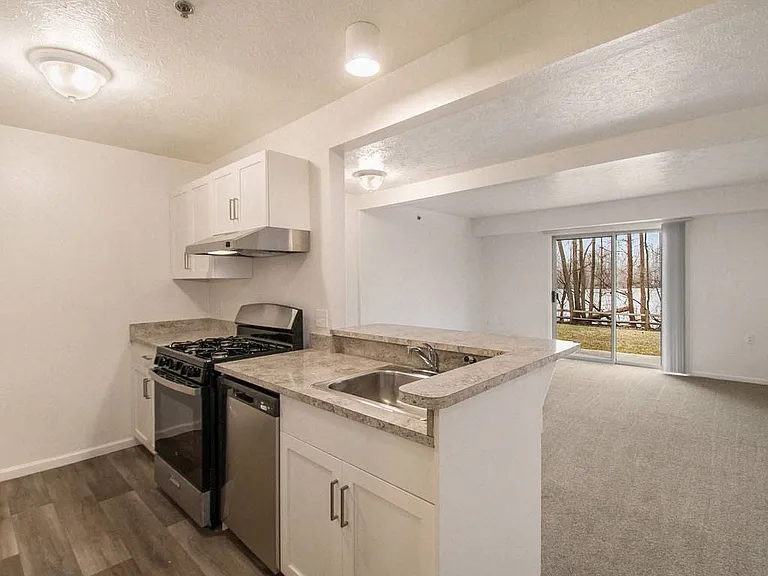 Canal 2 Apartments — Photo 84