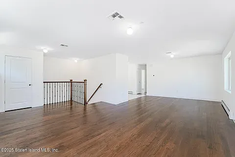 Building Photo - 98 Alverson Ave #2