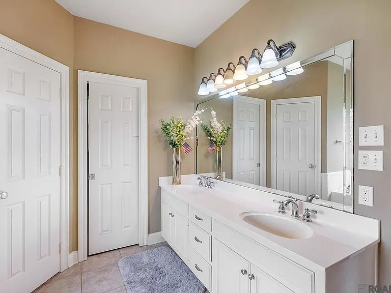 10743 Hillbrook Ave — Photo 9