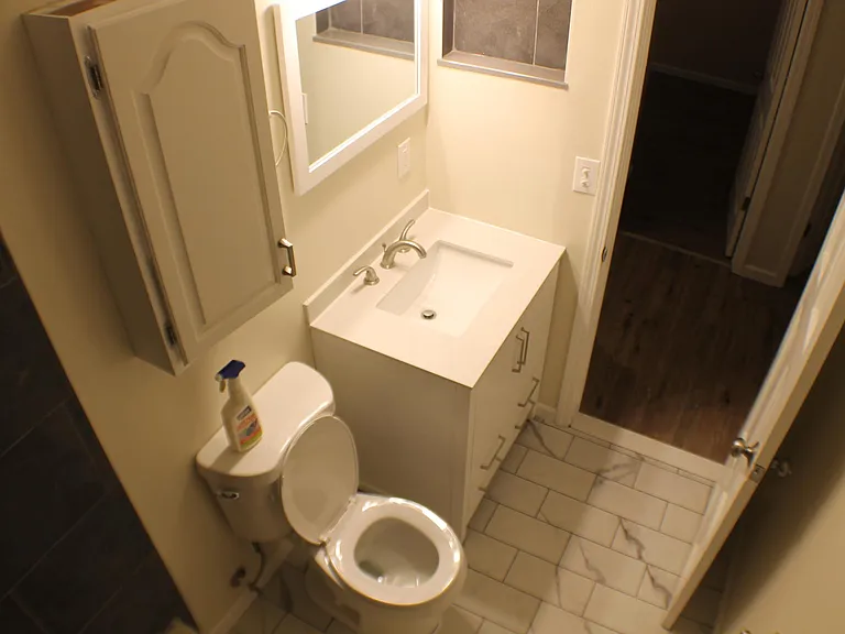 469 Woodlawn Ave — Photo 9