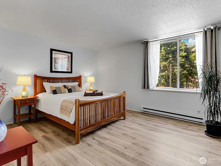 4540 8th Ave NE #202 — Photo 8