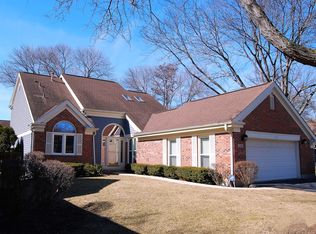 2128 N Lake Shore Cir, Arlington Heights, IL 60004